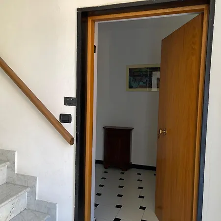 Amabile Apt Central Location Near Beaches 公寓 莱万托